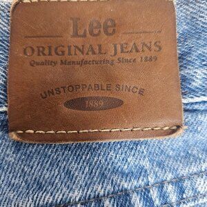 Lee Original 90s High-Waist Mom Jean Sz 32x31 Tapered Leg Light Wash 100% Cotton